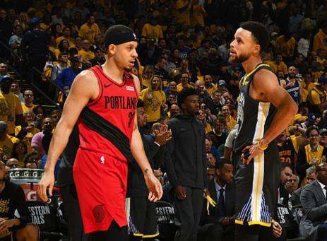  穆雷关键抢断老鹰险胜尼克斯守住排位